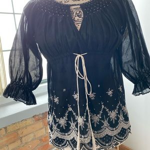 ECI is beautifully embroidered, 6P